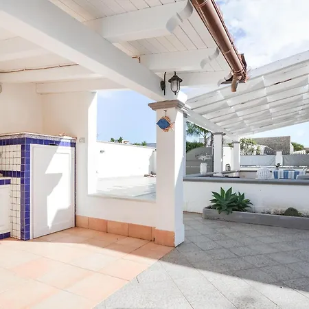 2 Bedroom Amazing In Nyaraló Triscina